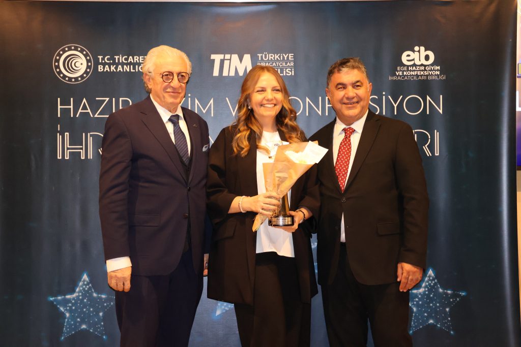 EHKİB İhracatının Yıldızları Ödül Töreninde 2023 Yılı İhracat Platin Ödülü Aldık